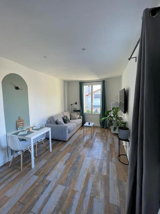 Charmant Studio Tout Equipe Aux Portes De Paris Bagnolet Exteriér fotografie