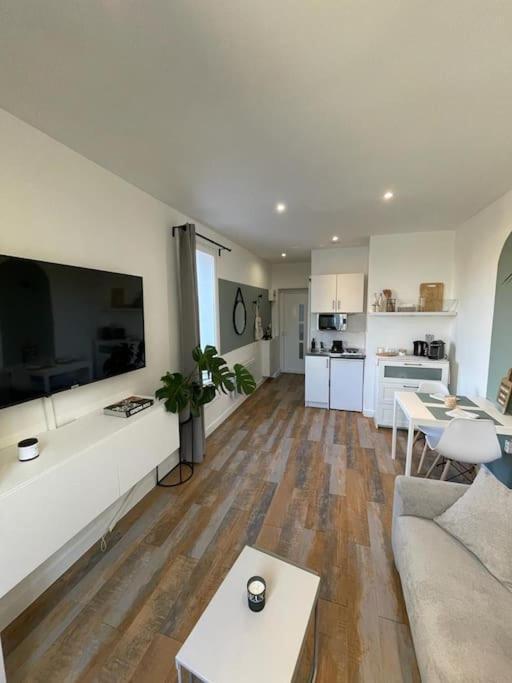Charmant Studio Tout Equipe Aux Portes De Paris Bagnolet Exteriér fotografie